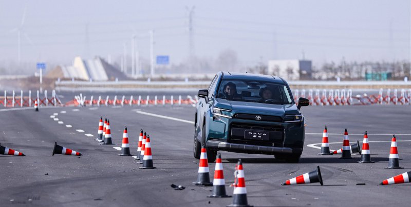 做好取舍才是关键 场地试驾一汽丰田全新RAV4荣放