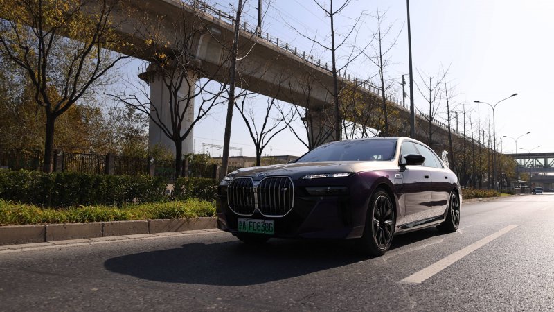 有格调有魅力的大佬座驾 试驾体验宝马M760Le xDrive